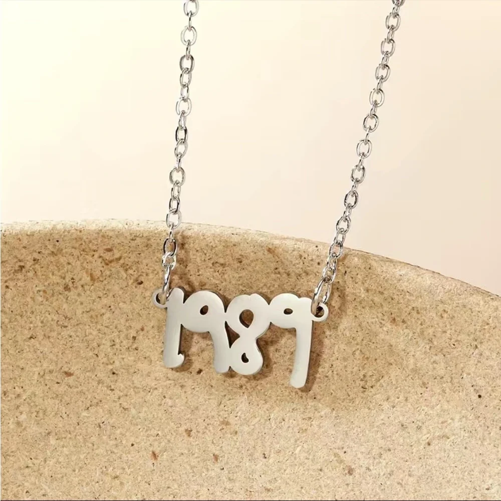 NWT 1989 stainless steel silver tone necklace new NWT eras swifie